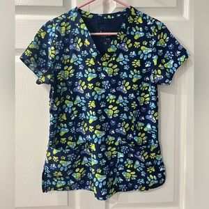 XS Maeven Scrub top